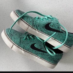 Nike Air Stefan Janoski teal and black splatter sb shoes - youth size 6